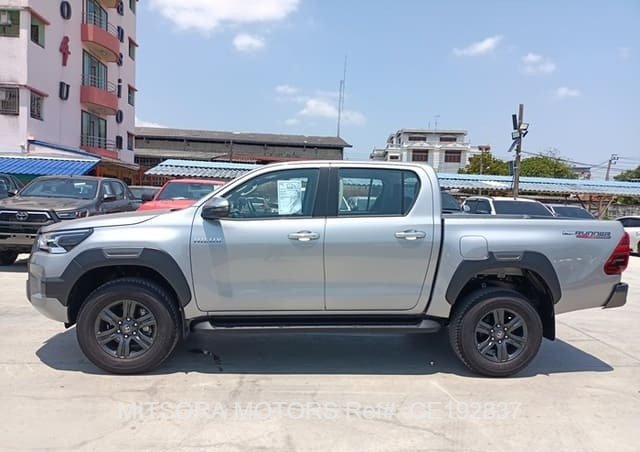 
								2023 TOYOTA HILUX 2.4 full									