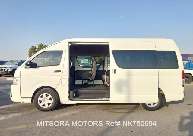
								2015 TOYOTA HIACE COMMUTER full									