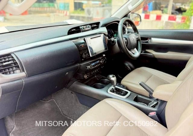 
								2015 TOYOTA HILUX 2.8 full									