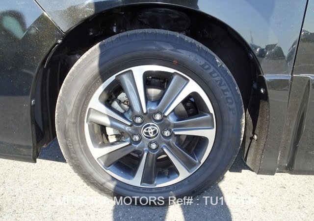 
								2021 TOYOTA VOXY ZS full									