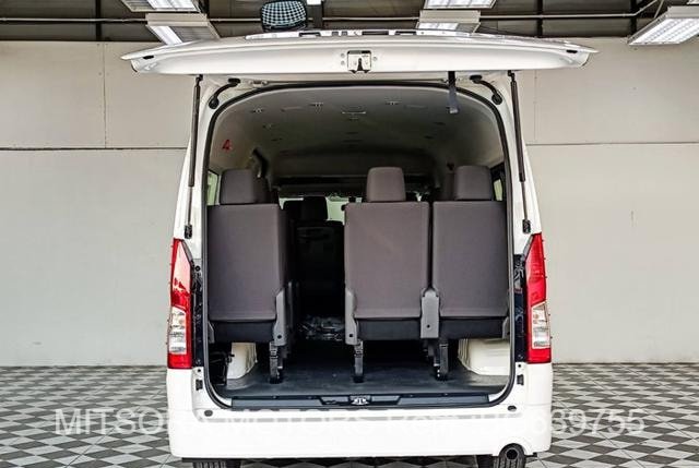
								2026 Toyota Hiace Commuter full									