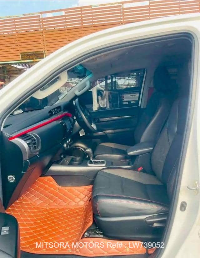 
								2016 TOYOTA HILUX 2.4 E REVO DOUBLE CAB full									