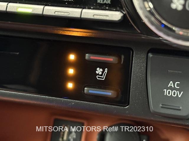 
								2023 TOYOTA RAV4 HYBRID ADVENTURE full									