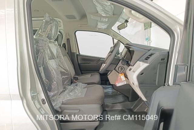 
								2026 TOYOTA HIACE COMMUTER 2.8 AT full									
