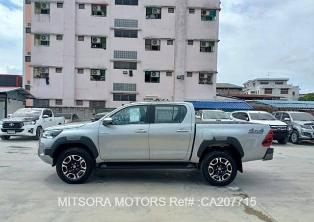 
								2024 TOYOTA HILUX 2.8 full									
