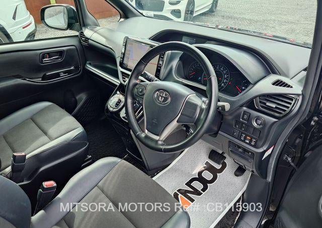 
								2018 TOYOTA NOAH SI full									