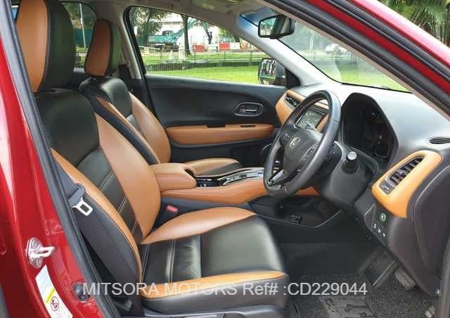 
								2015 HONDA VEZEL full									