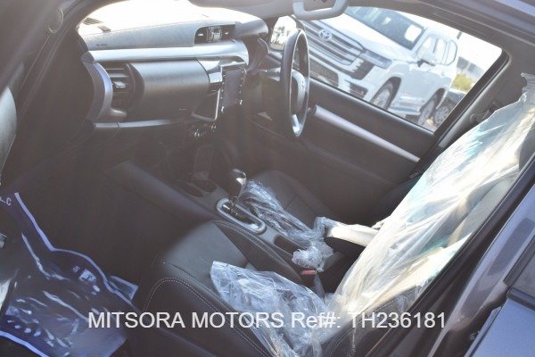 
								2020 Toyota Hilux full									