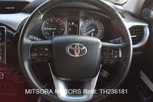 
								2020 Toyota Hilux full									
