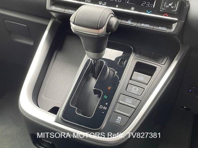 
								2022 TOYOTA VOXY S-G full									