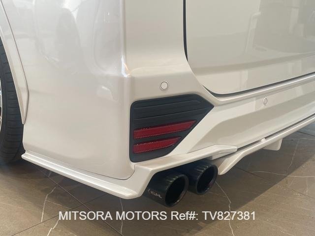 
								2022 TOYOTA VOXY S-G full									