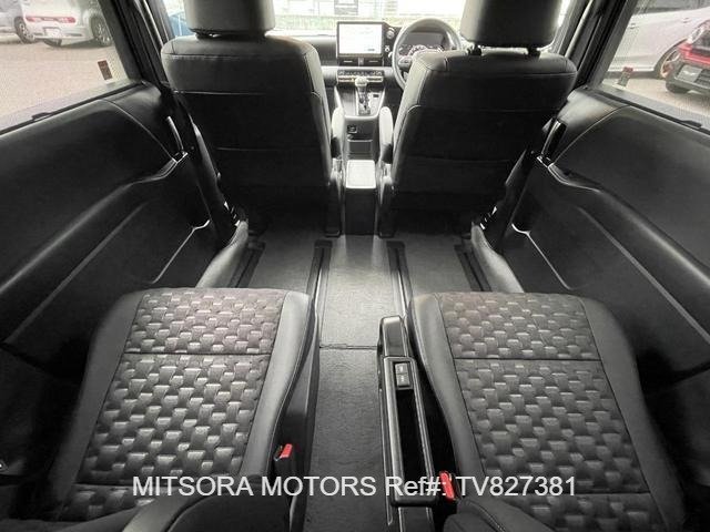 
								2022 TOYOTA VOXY S-G full									