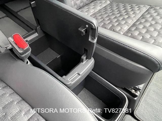 
								2022 TOYOTA VOXY S-G full									