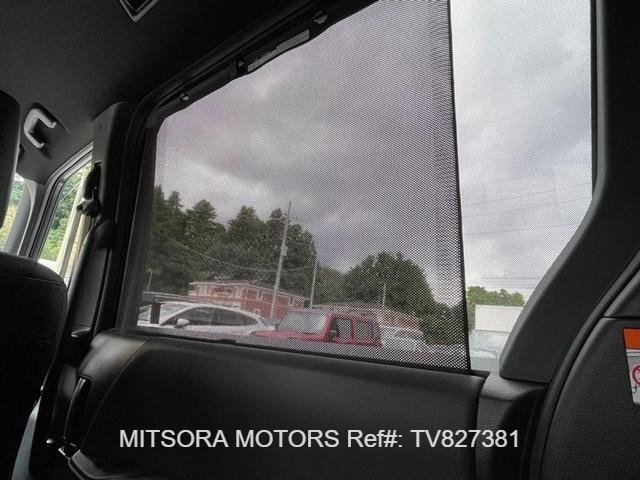 
								2022 TOYOTA VOXY S-G full									