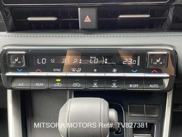 
								2022 TOYOTA VOXY S-G full									