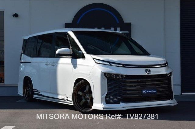 
								2022 TOYOTA VOXY S-G full									