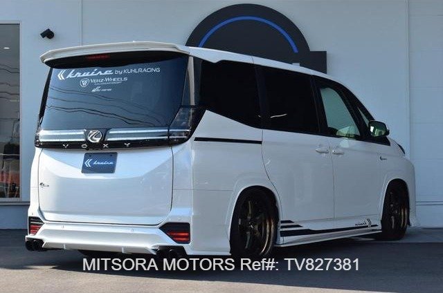 
								2022 TOYOTA VOXY S-G full									