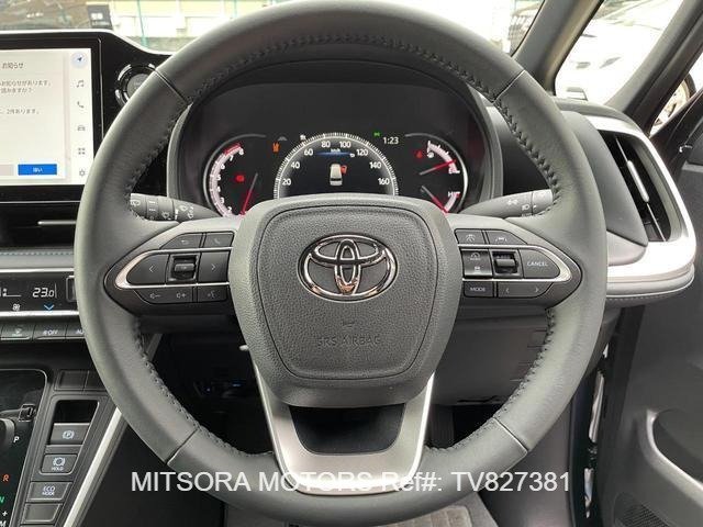 
								2022 TOYOTA VOXY S-G full									