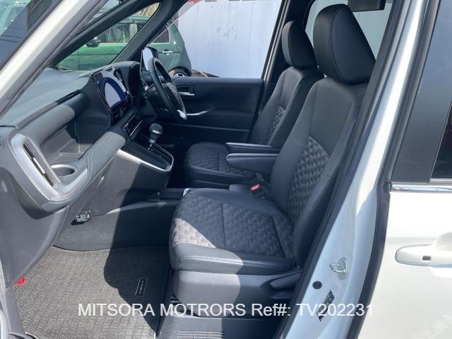 
								2022 TOYOTA VOXY S-Z full									