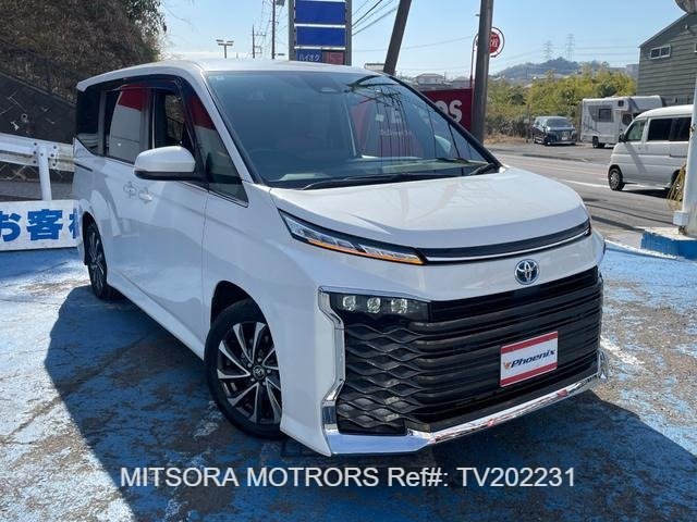 
								2022 TOYOTA VOXY S-Z full									