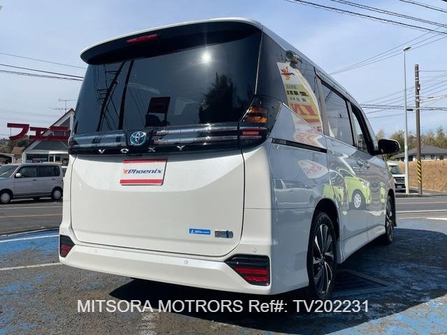 
								2022 TOYOTA VOXY S-Z full									