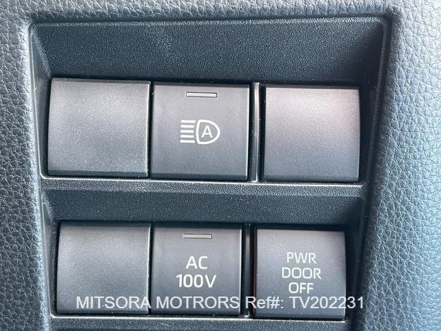 
								2022 TOYOTA VOXY S-Z full									