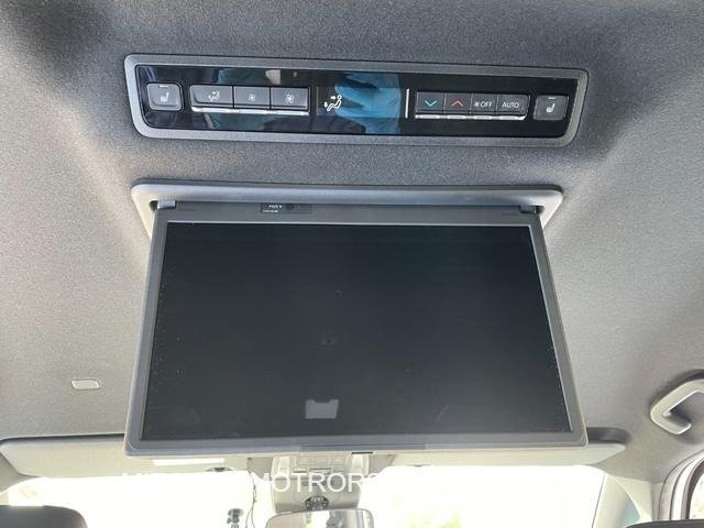 
								2022 TOYOTA VOXY S-Z full									