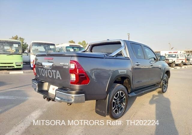
								2022 Toyota Hilux full									