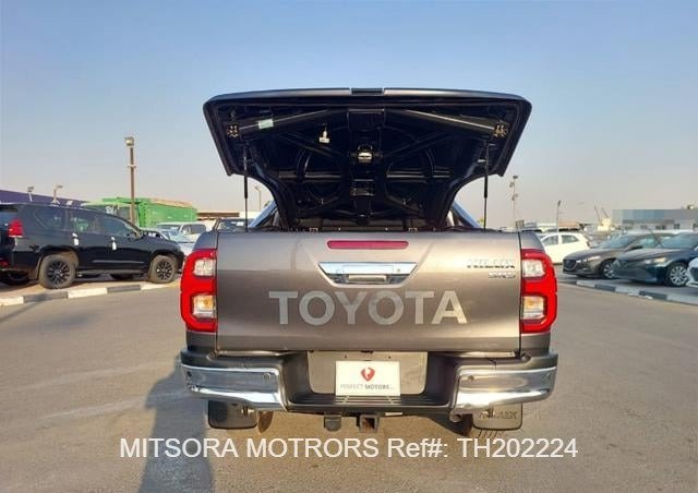 
								2022 Toyota Hilux full									