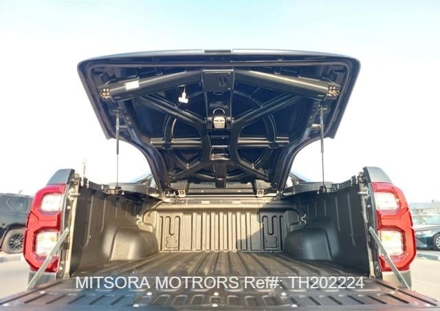 
								2022 Toyota Hilux full									