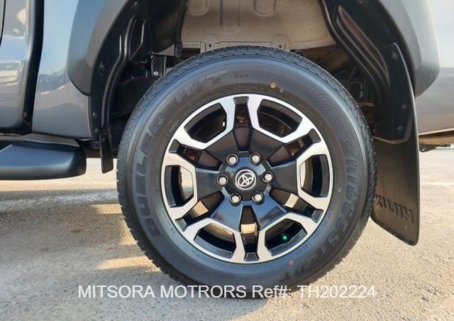 
								2022 Toyota Hilux full									