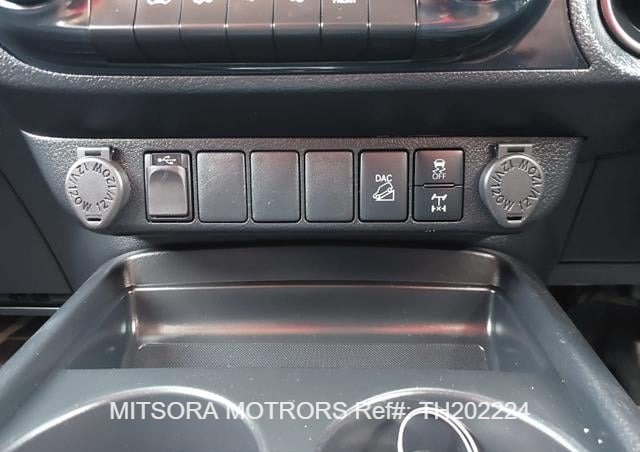 
								2022 Toyota Hilux full									