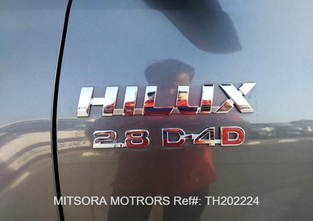
								2022 Toyota Hilux full									