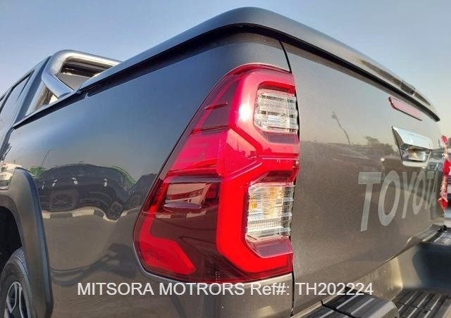 
								2022 Toyota Hilux full									