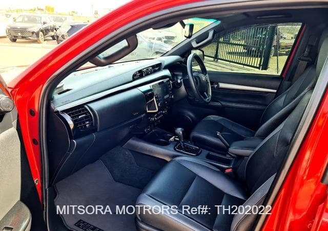 
								2020 TOYOTA HILUX ROCCO DOUBLE CABIN full									