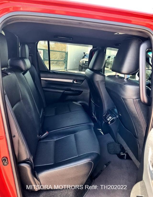 
								2020 TOYOTA HILUX ROCCO DOUBLE CABIN full									