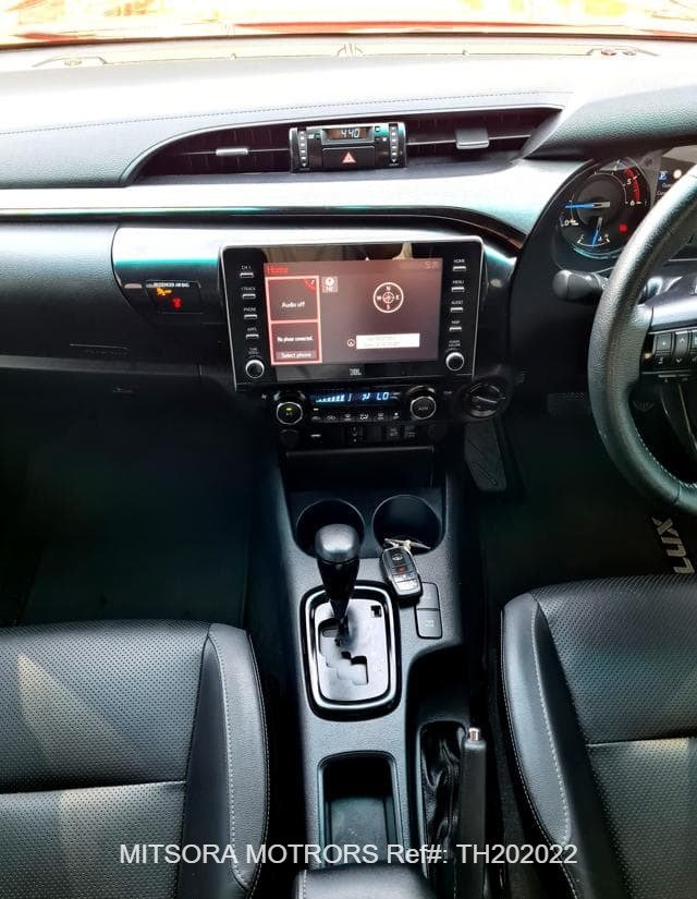 
								2020 TOYOTA HILUX ROCCO DOUBLE CABIN full									