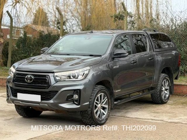 2020 TOYOTA HILUX 2.4 D-4D Invincible X