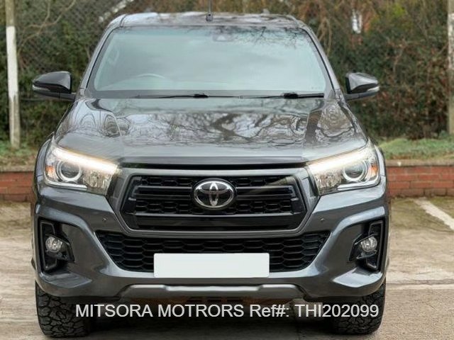 2020 TOYOTA HILUX 2.4 D-4D Invincible X