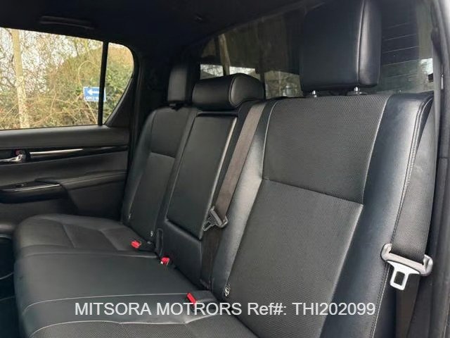 
								2020 TOYOTA HILUX 2.4 D-4D Invincible X full									