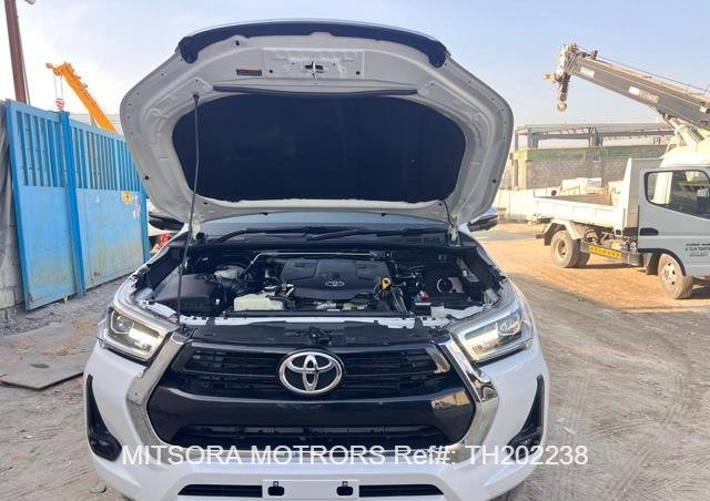 
								2023 Toyota Hilux full									