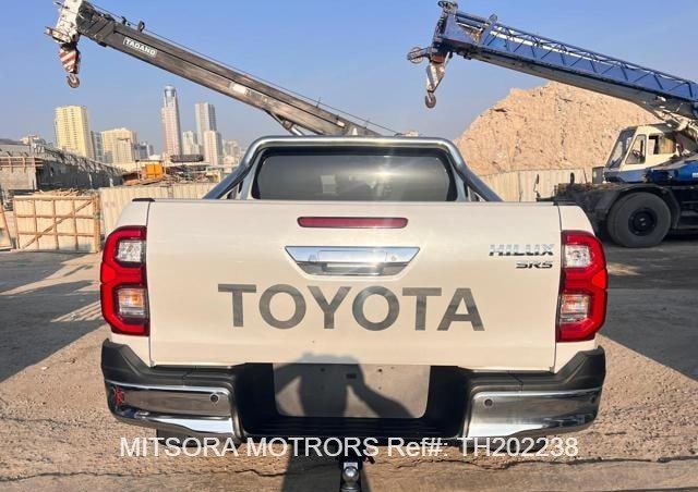 
								2023 Toyota Hilux full									