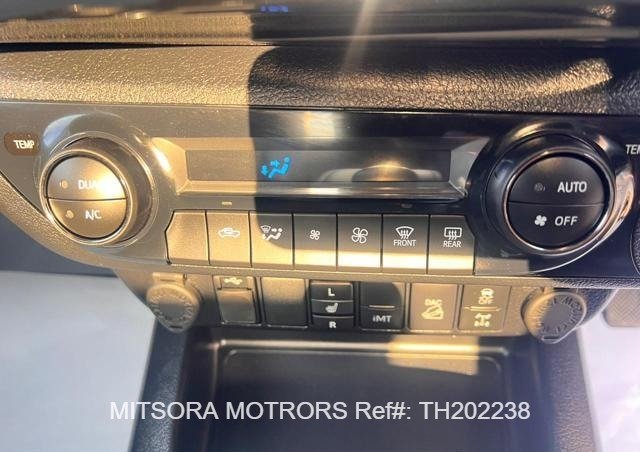 
								2023 Toyota Hilux full									