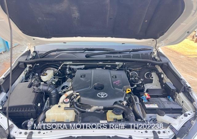 
								2023 Toyota Hilux full									