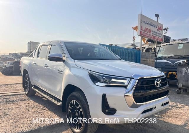 
								2023 Toyota Hilux full									
