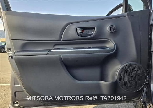 
								2019 TOYOTA AQUA full									