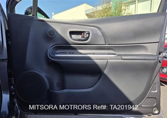 
								2019 TOYOTA AQUA full									