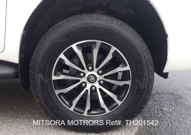 
								2015 Toyota Hilux full									