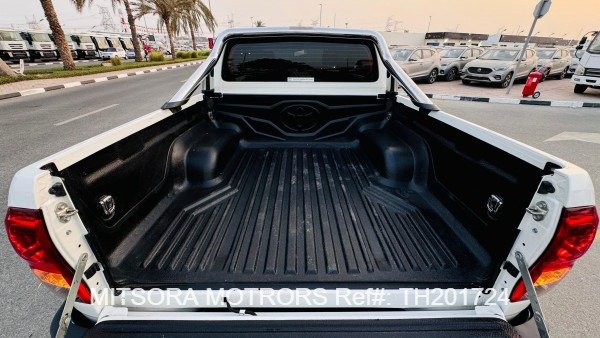 
								2017 Toyota Hilux full									