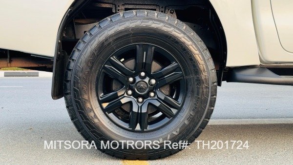 
								2017 Toyota Hilux full									